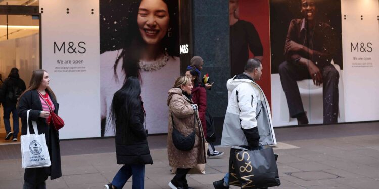 UK business confidence hits highest since March, Lloyds says