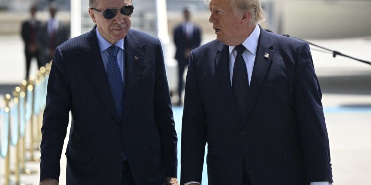 Erdogan urges Trump to pursue talks with Iran, offers support