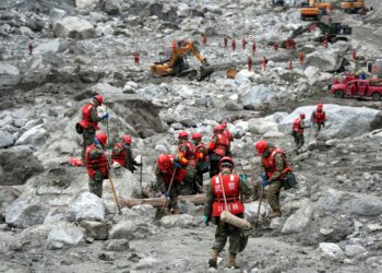 Nepal must rebuild thousands of homes, no letup in search for missing