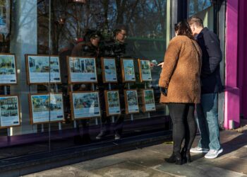 UK mortgage approvals fall to lowest since January 2024, Bank of England data shows