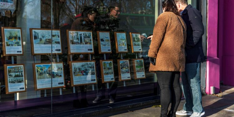 UK mortgage approvals fall to lowest since January 2024, Bank of England data shows