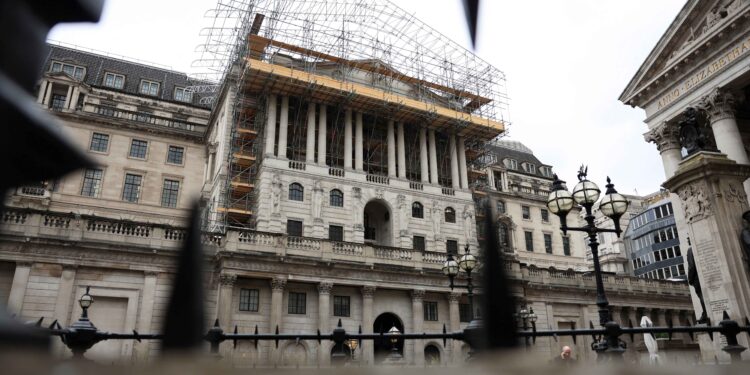 Exclusive-Banks rush to swap higher-risk credit assets for Bank of England cash