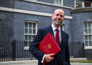 UK business minister to meet Jaguar Land Rover CEO over job cuts
