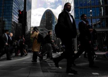 UK recruiters see first rise in permanent role hiring since 2022