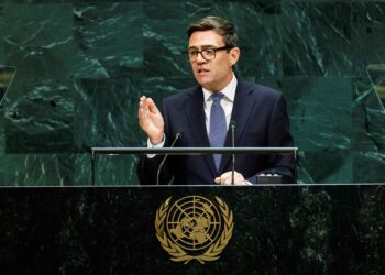 UK ready to lead global push on AI Standards, Burnham tells UN