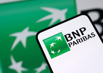EIB and BNP Paribas sign €700 million grid guarantee deal