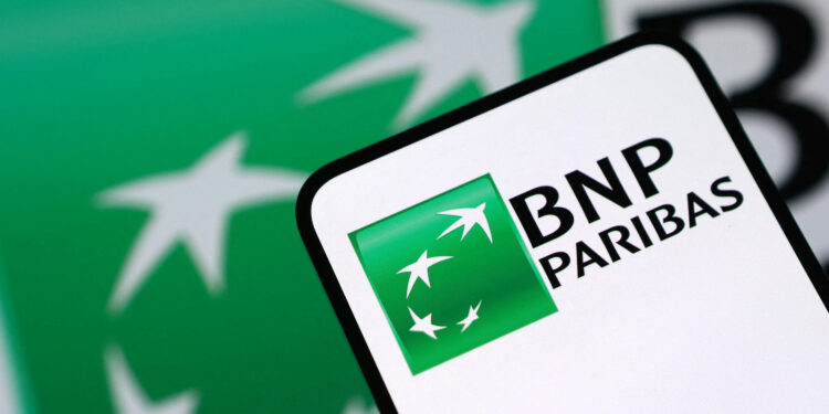EIB and BNP Paribas sign €700 million grid guarantee deal