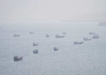 Houthis strike Saudi targets anew as talks over Strait of Hormuz stall