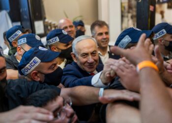 Disenchanted Netanyahu supporters are prize of Israel election campaign