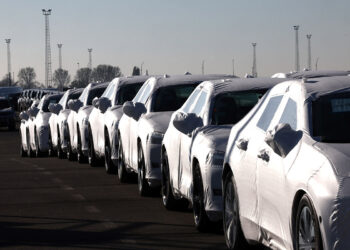 China, EU strike deal to halve Chinese hybrid exports