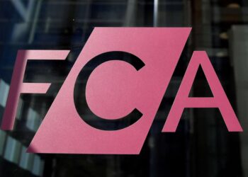 UK police arrest three suspected of involvement in insider dealing ring