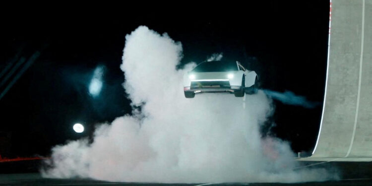 Tesla’s new Roadster turns in air with SpaceX thrusters, won’t land until 2028