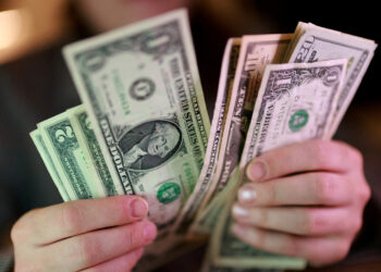 AI worries expose dollar’s hot-money problem